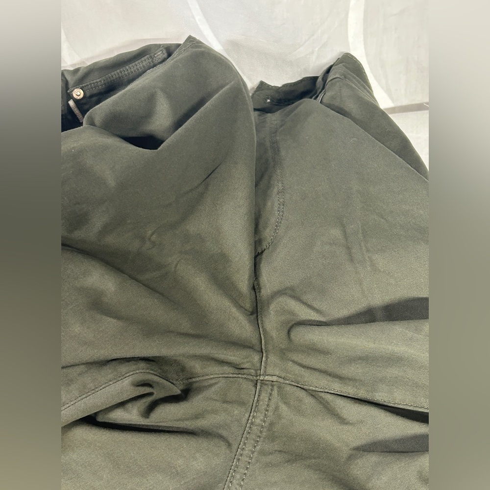 Gwen Olive Cargo Pants - Picture 11 of 11